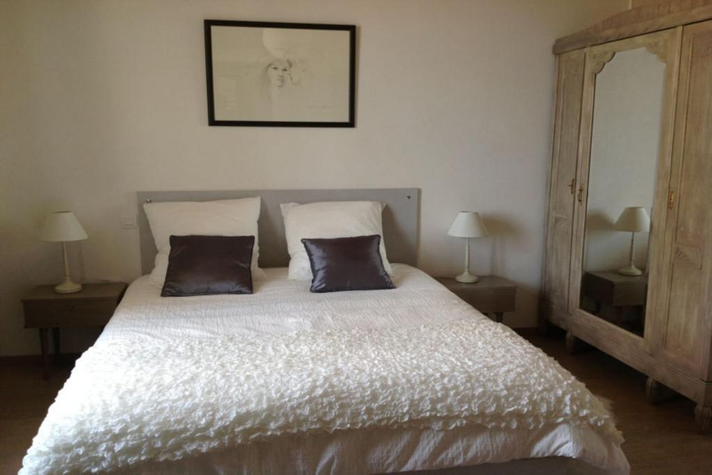 La Maison De Maidara Bed & Breakfast Olby Bilik gambar